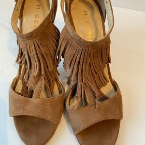 M GEMI ITALIAN SUEDE FRINGED SANDALS SIZE 7.5/37.5